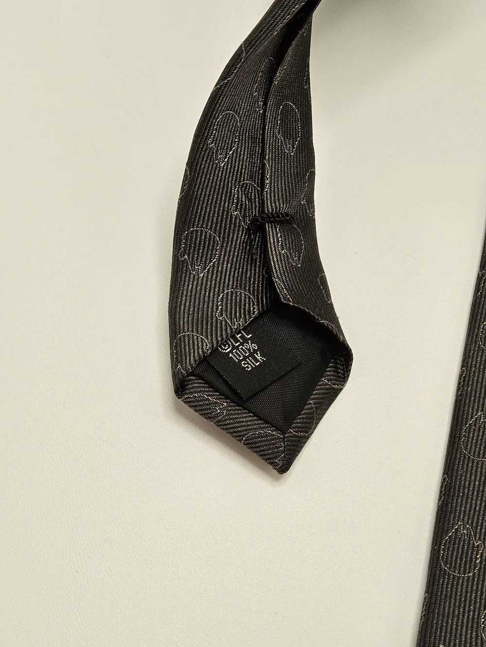 Star Wars 100% Silk Necktie – Millennium Falcon & Rebel Alliance (Dark Grey)